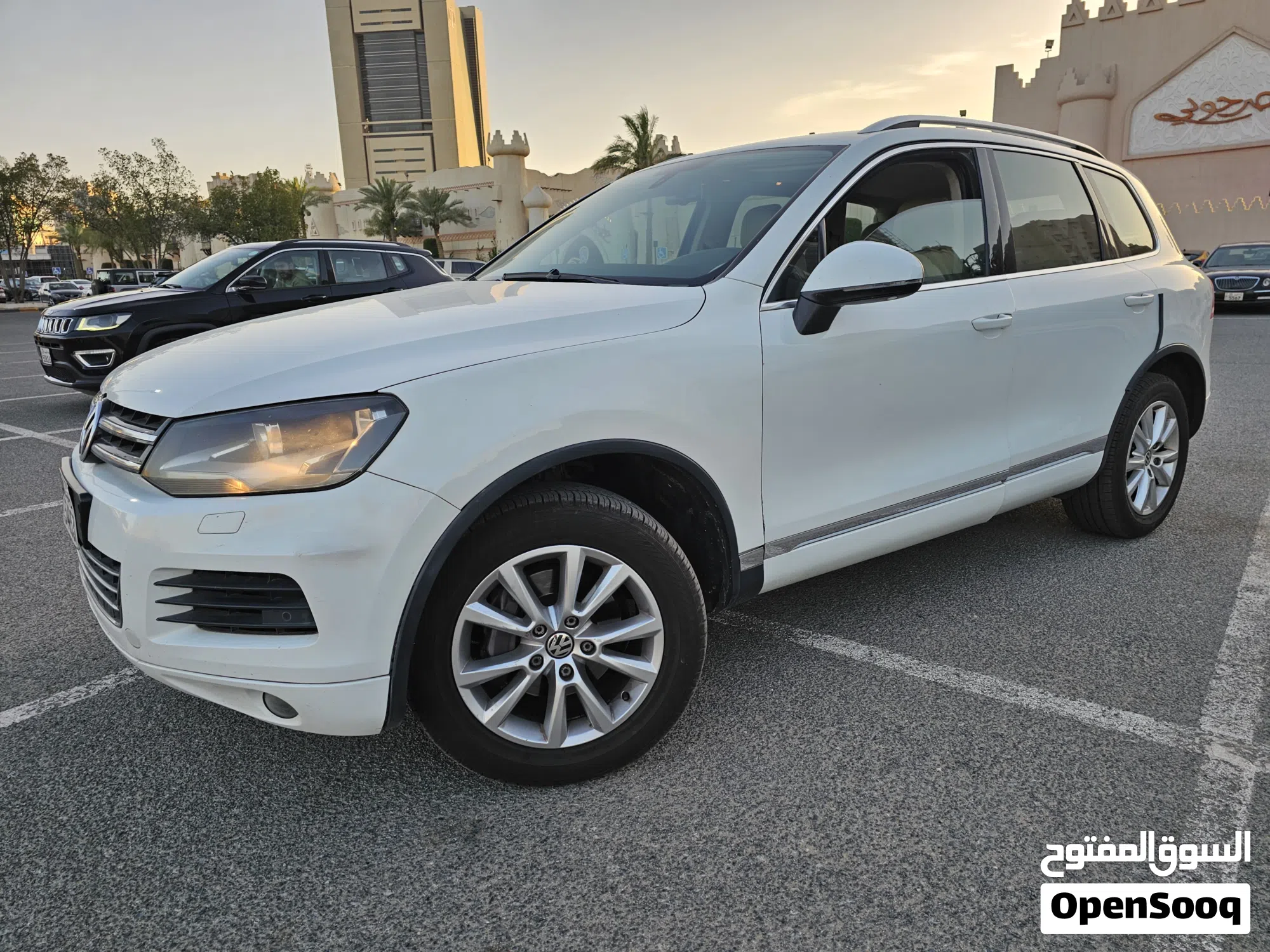 فولكسفاغن طوارق Standard 2014 للبيع - مواصفات خليجية - image 1