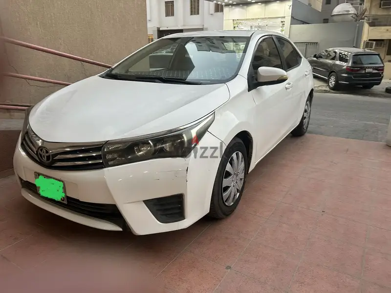 تويوتا كورولا 2015 خليجي كويتي سيدان - مالك ثاني أوتوماتيك - image 1