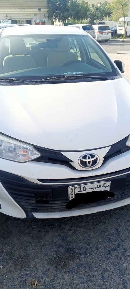 تويوتا يارس 1.3L SE موديل 2019 بحالة ممتازة للبيع - image 1