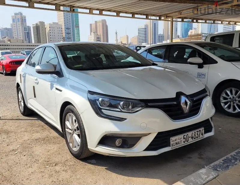 رينو ميجان 2019 محرك 1600cc المالك الأول بحالة جيدة - image 1