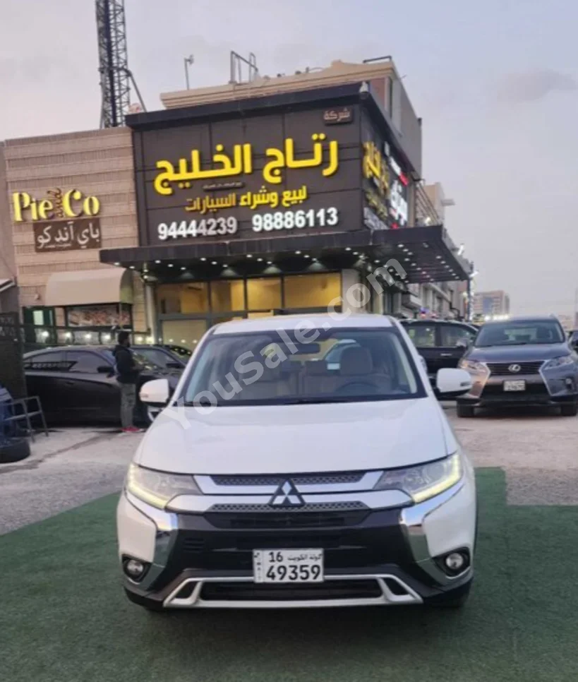 متسوبيشي أوتلاندر 2019 – دفع رباعي – وكالة الكويت – للبيع - image 1