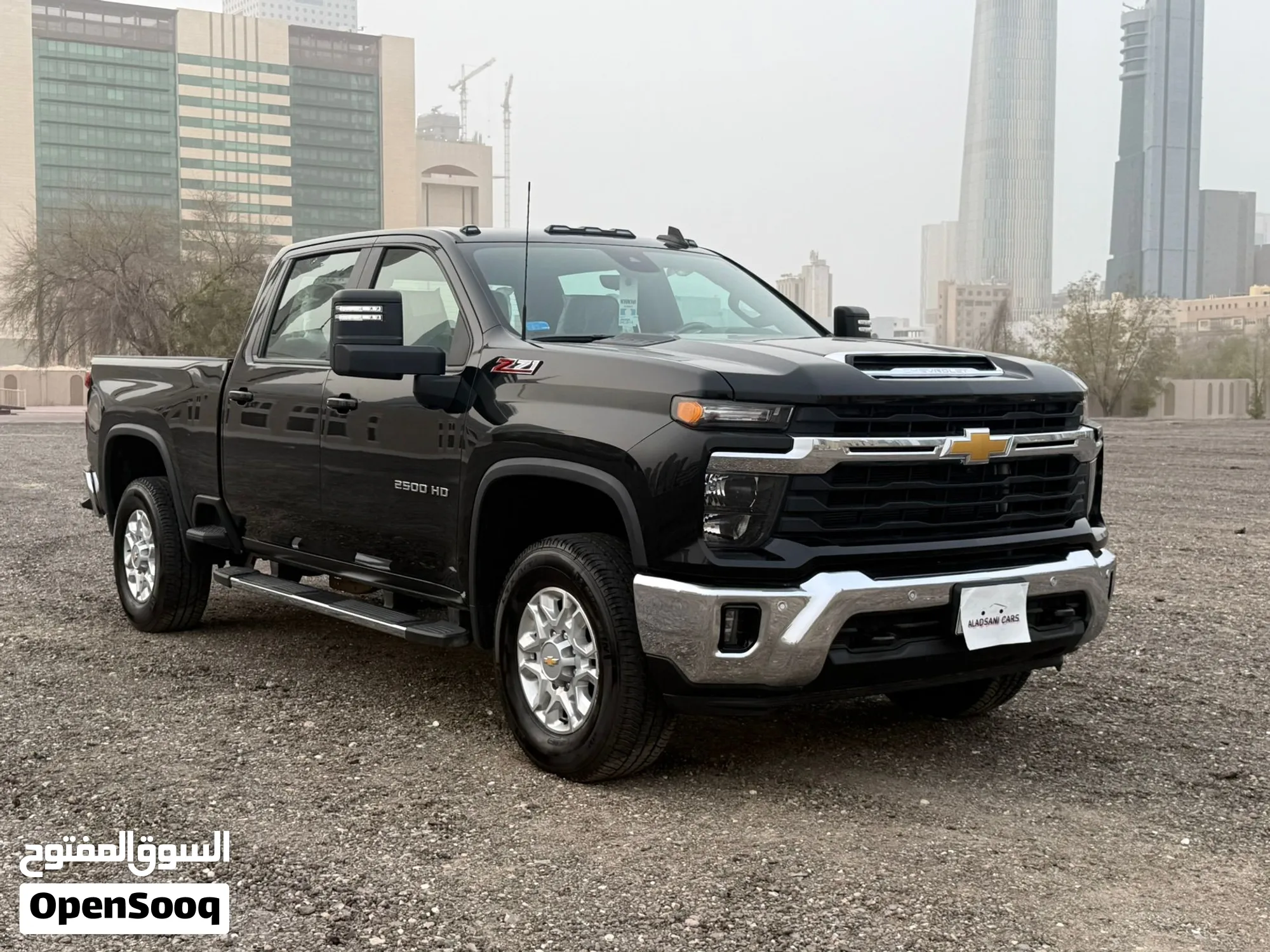شيفروليه سلفرادو 2500HD Z71 موديل 2025 أصفار وارد الغانم تحت الكفالة كاش - image 1