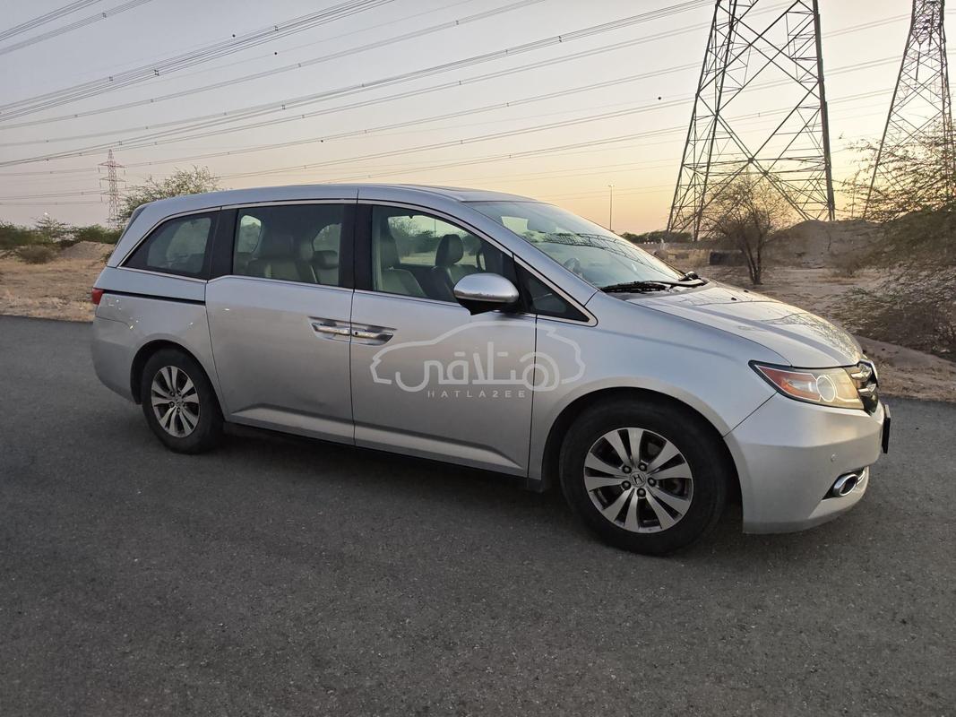 هوندا اوديسي EX-L موديل 2016 بحالة ممتازة - مواصفات خليجية صيانة كاملة - image 1