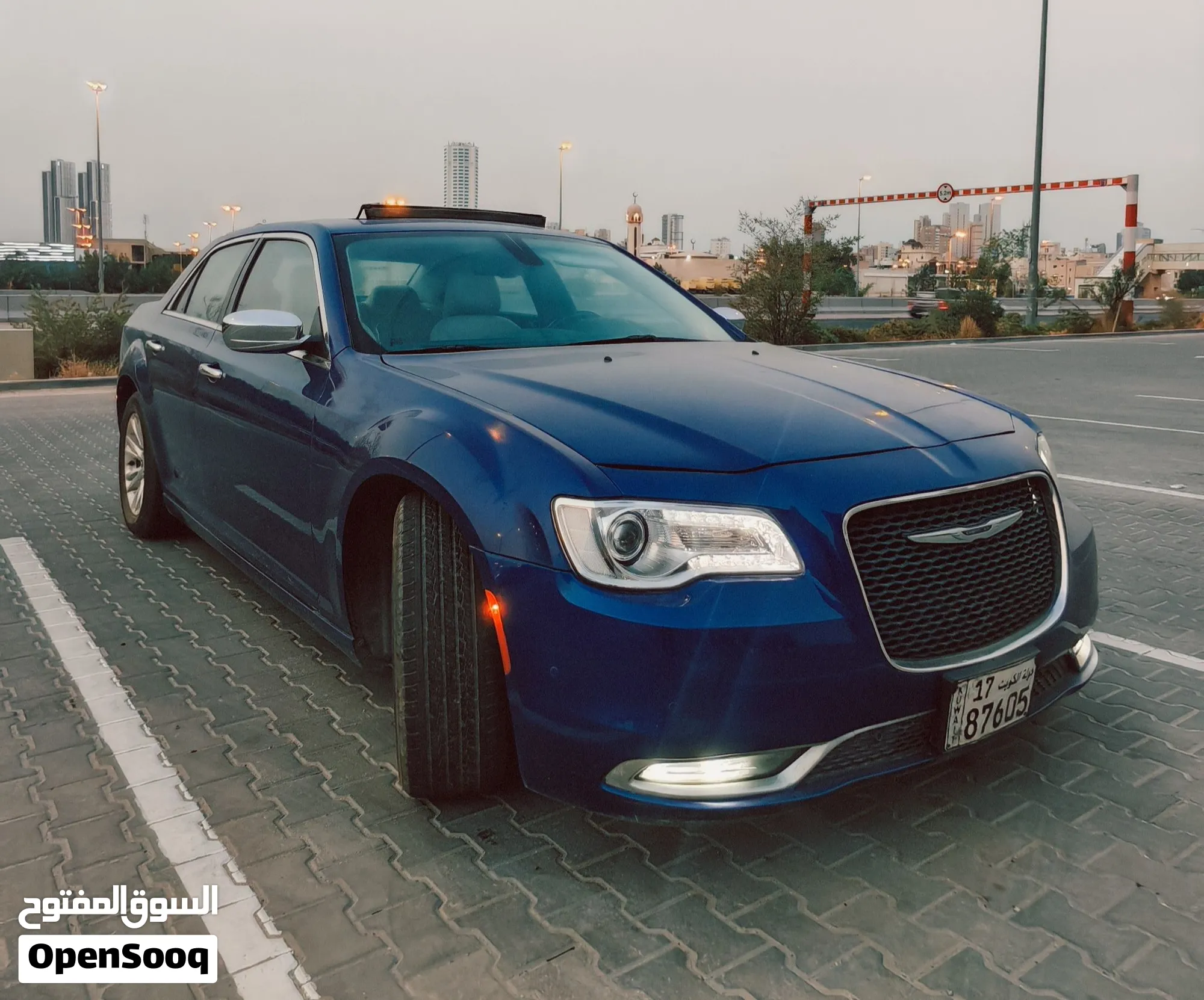 كرايسلر 300 Touring 2019 V6 مستعملة للبيع في الخالدية الكويت – 158 ألف كم - image 1