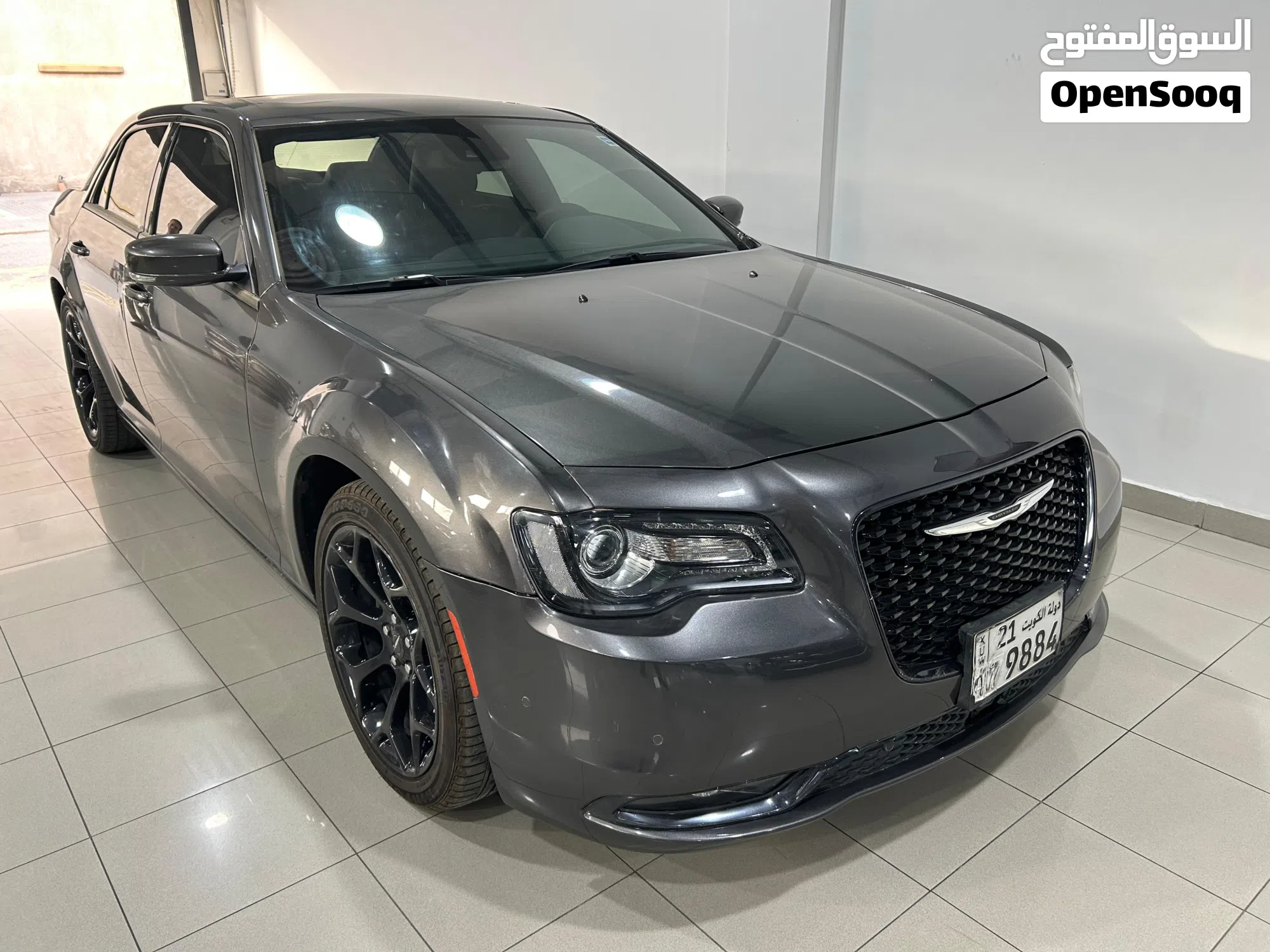 كرايسلر 300 300S V6 2022 للبيع في الفروانية - فل كامل - image 1