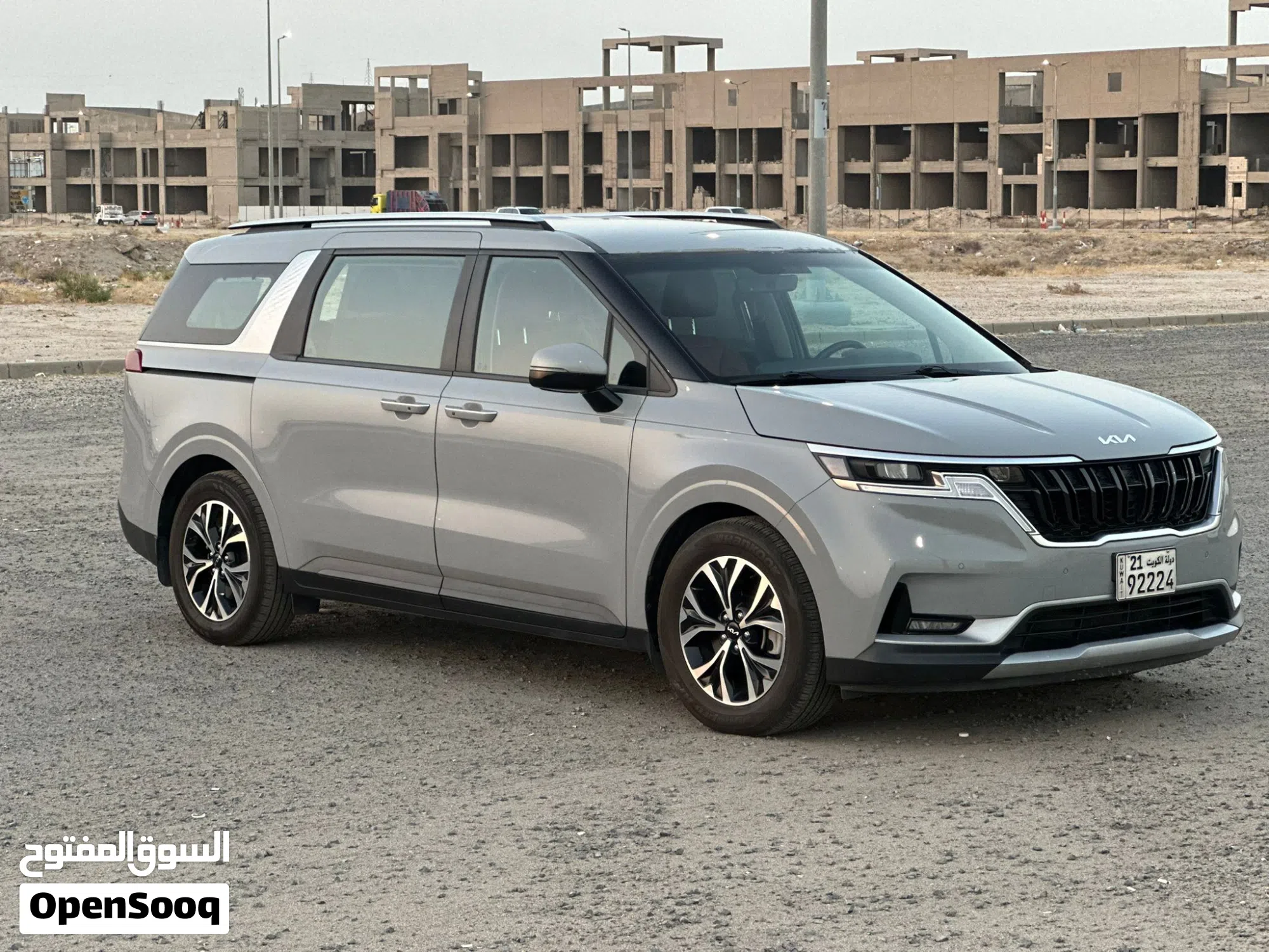 كيا كرنفال LX 2023 بحالة ممتازة للبيع في الكويت - image 1
