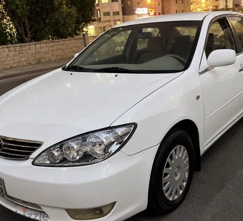 تويوتا كامري XLI موديل 2006 مستعملة خليجي - أبيض - image 1