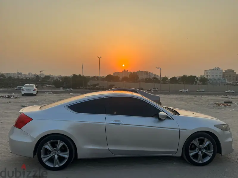 هوندا أكورد كوبيه موديل 2012 بحالة ممتازة بالفروانية - كاش فقط - image 1