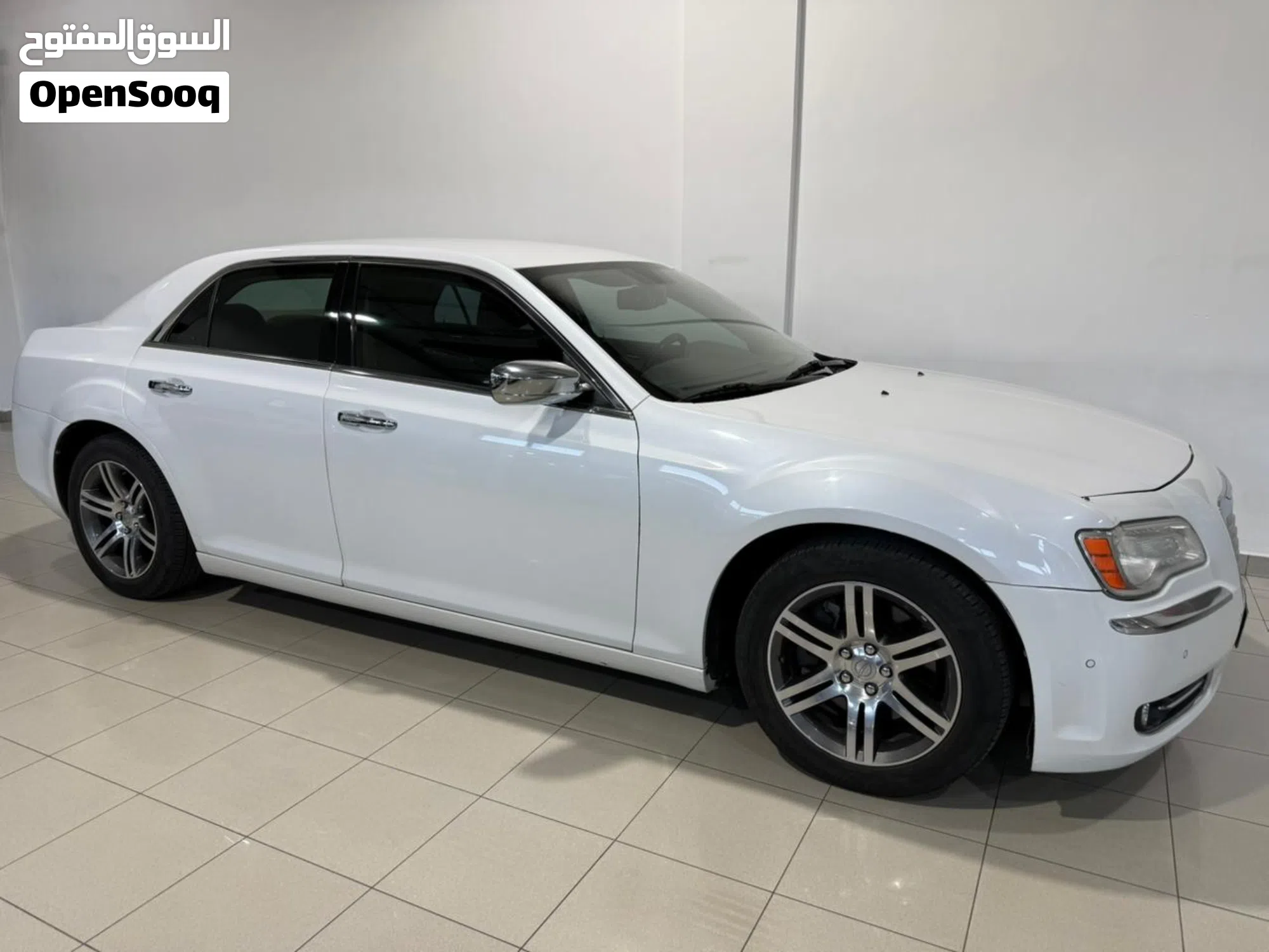 كرايسلر 300S V8 2014 للبيع بمواصفات خليجية - image 1