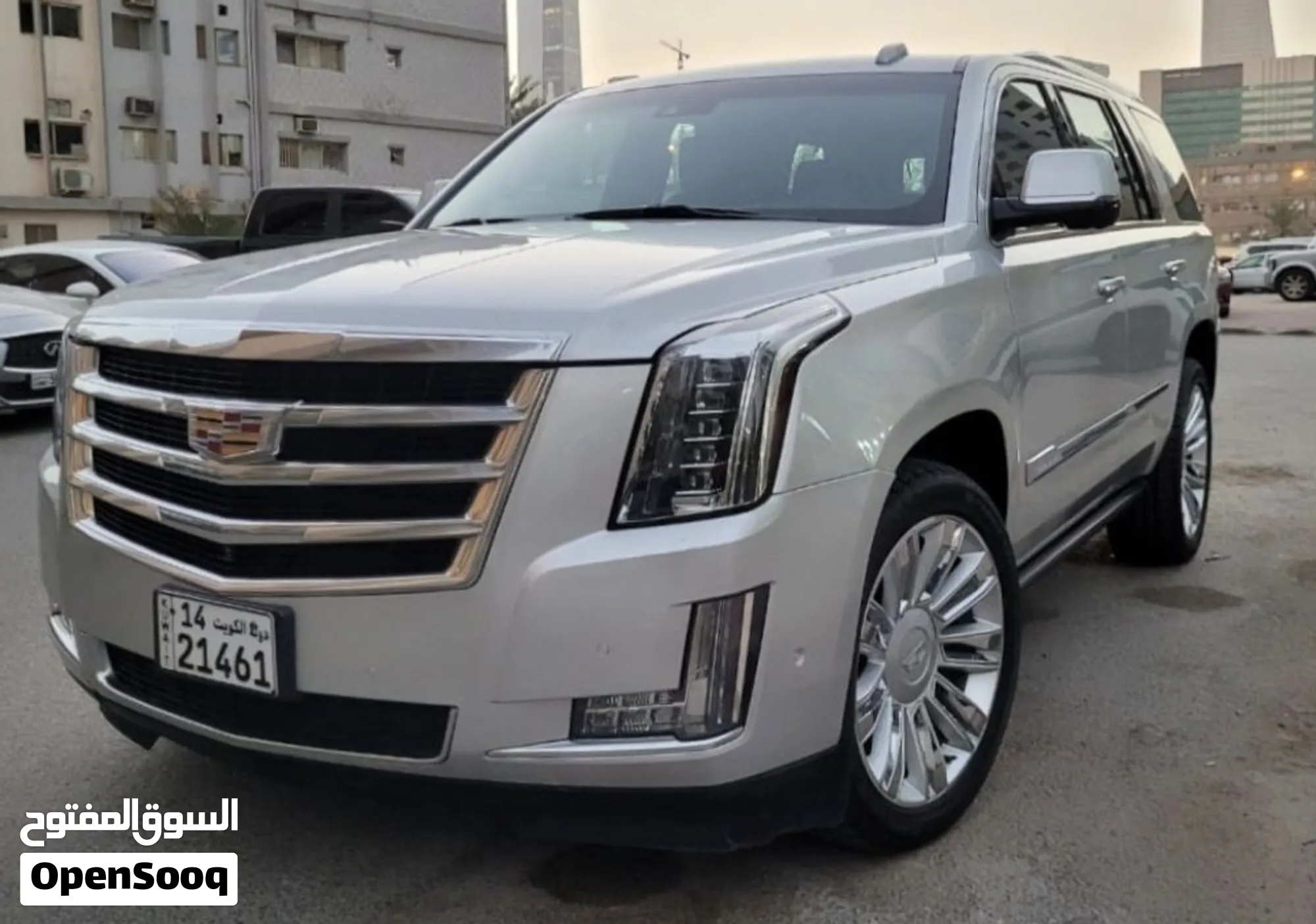 كاديلاك إسكاليد ESV بلاتينيوم 2016 مستعملة للبيع في الكويت - image 1