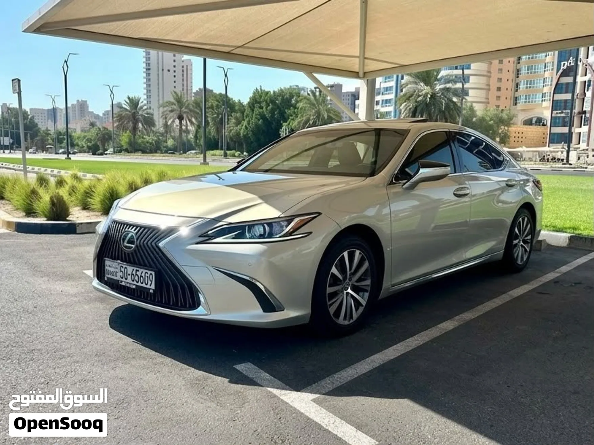 لكزس ES250 موديل 2019 وارد الوكالة أعلى فئة عداد 108 آلاف صبغ وكالة شرط الفحص - image 1