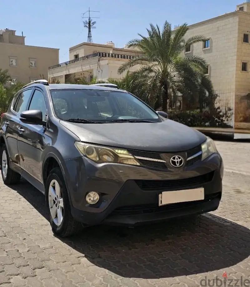 تويوتا راف فور GXR موديل 2013 خليجي كويتي بالسالمية - كاش فقط - image 1
