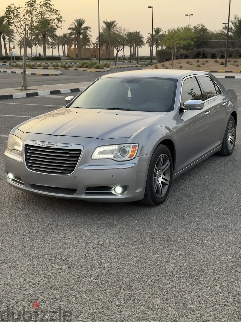 كرايسلر 300C موديل 2014 وارد الملا شرط الفحص - image 1