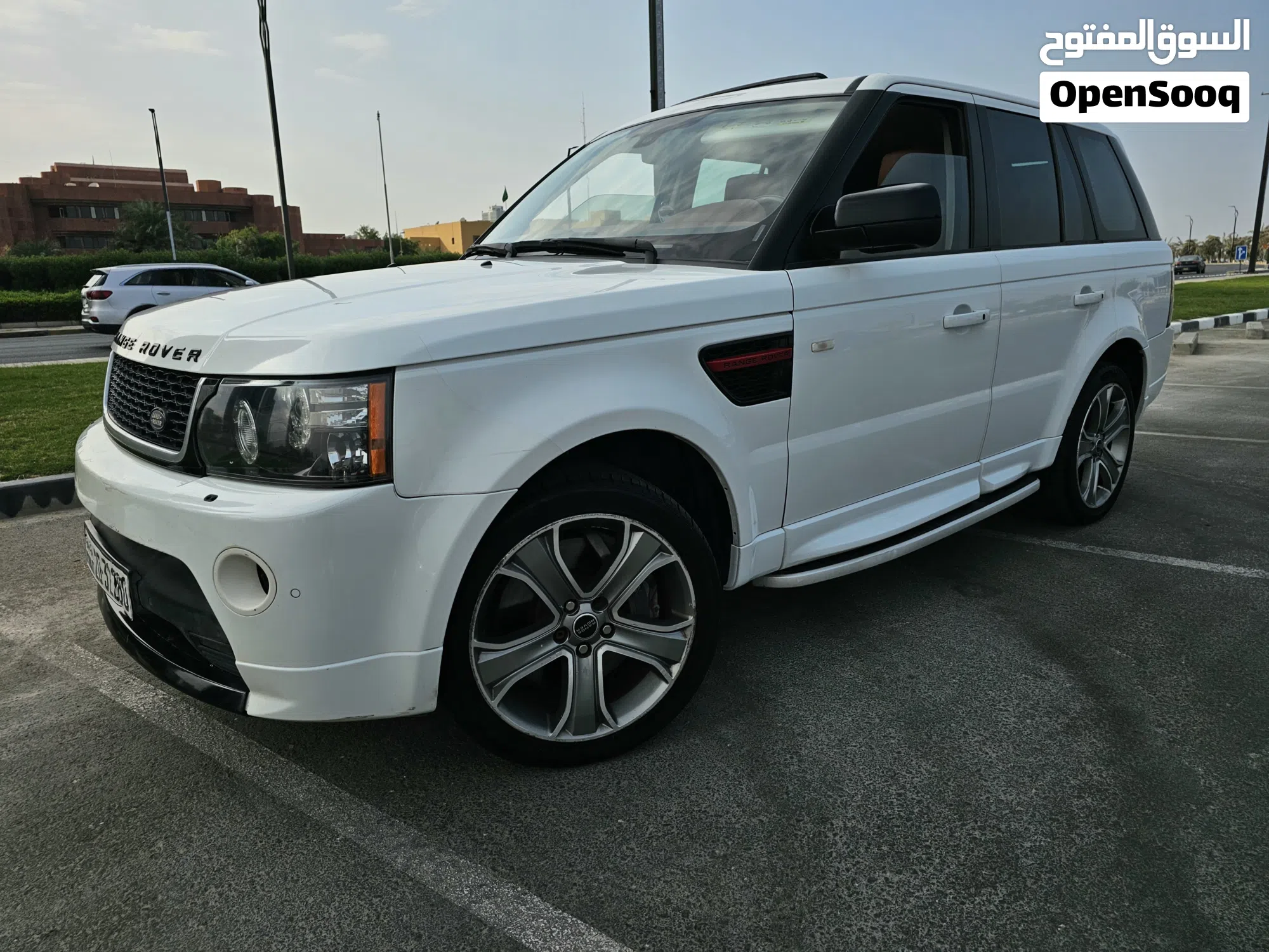 لاند روفر رنج روفر سبورت Supercharged V8 موديل 2012 مستعملة للبيع في حولي الكويت – 180 ألف كم - image 1