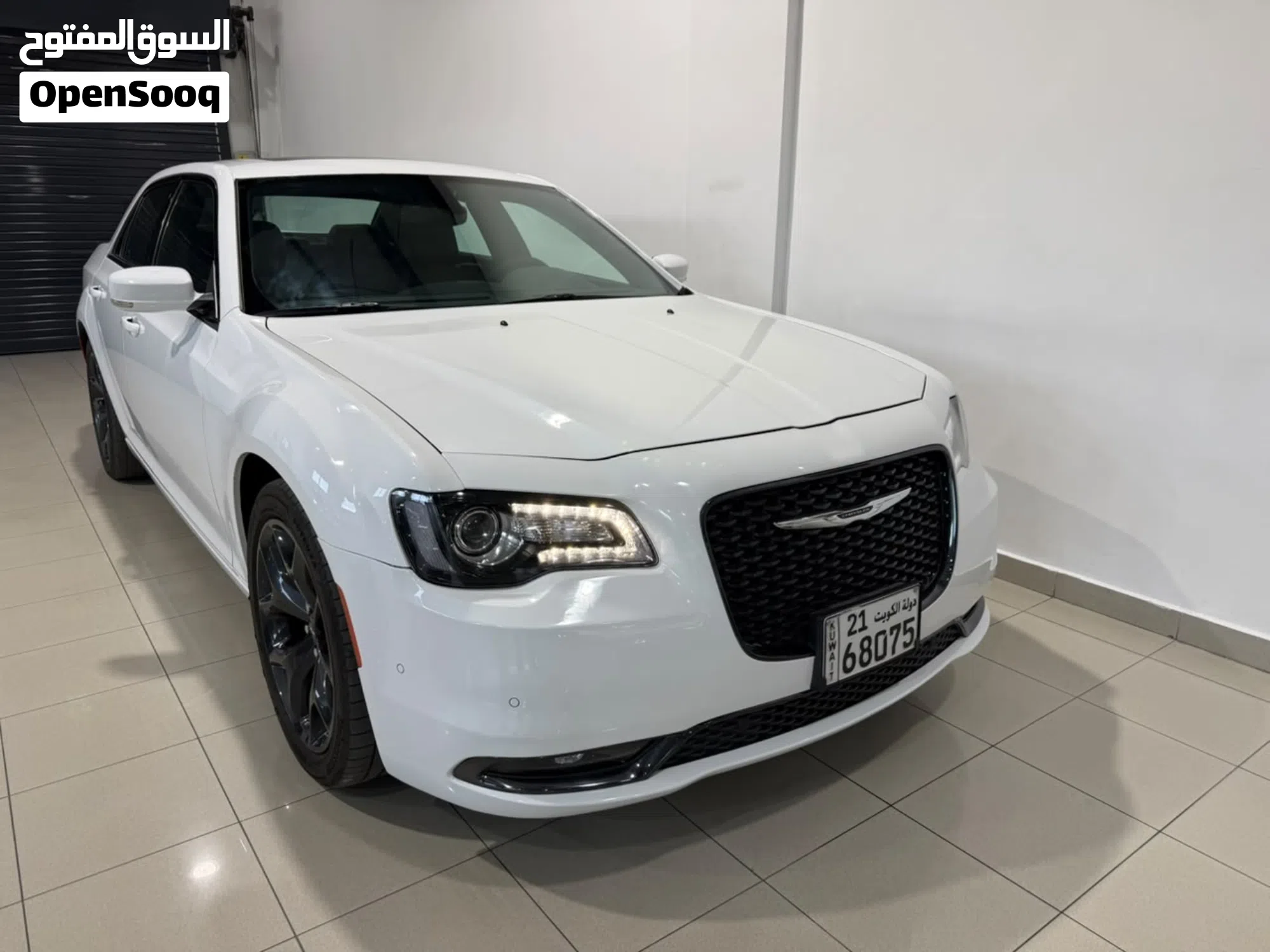 كرايسلر 300S V6 موديل 2023 للبيع في الكويت - image 1